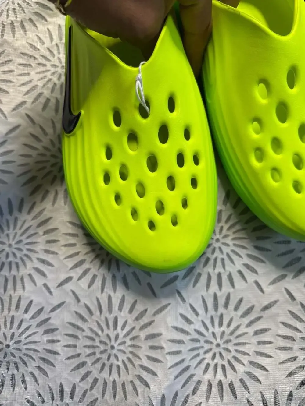Nike ReactX Rejuven8 Green Strike Men’s 8 Recovery Sandals HV5060-300